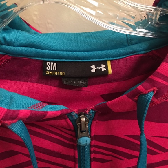 Women’s Under Armour Jacket hoodie pink blue size small - Picture 3 of 4